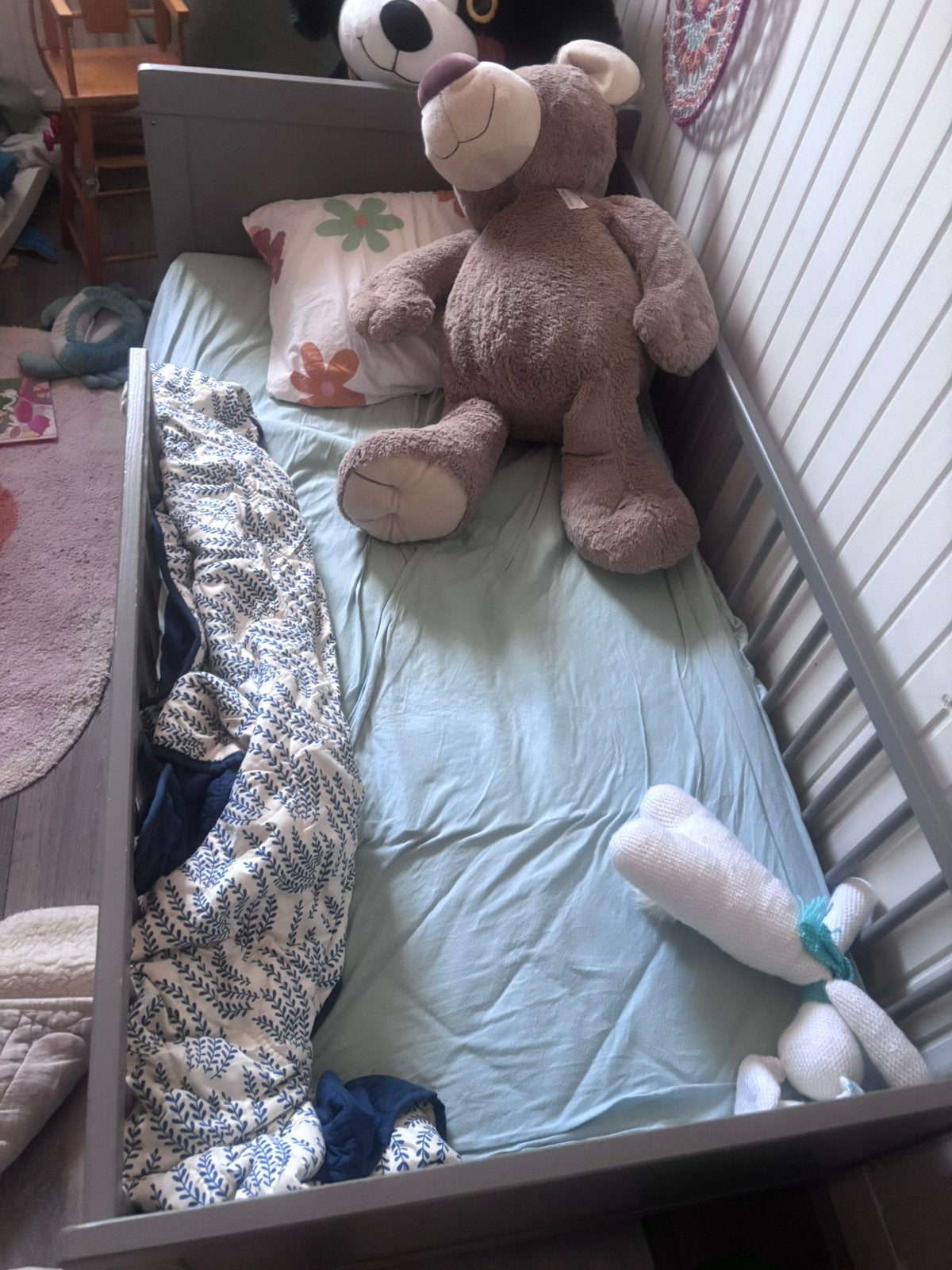 Peuterbed Petit Amelie Grijs, Kinderen en Baby's, Kinderkamer | Bedden, Ophalen, 70 tot 85 cm, 140 tot 160 cm, Zo goed als nieuw
