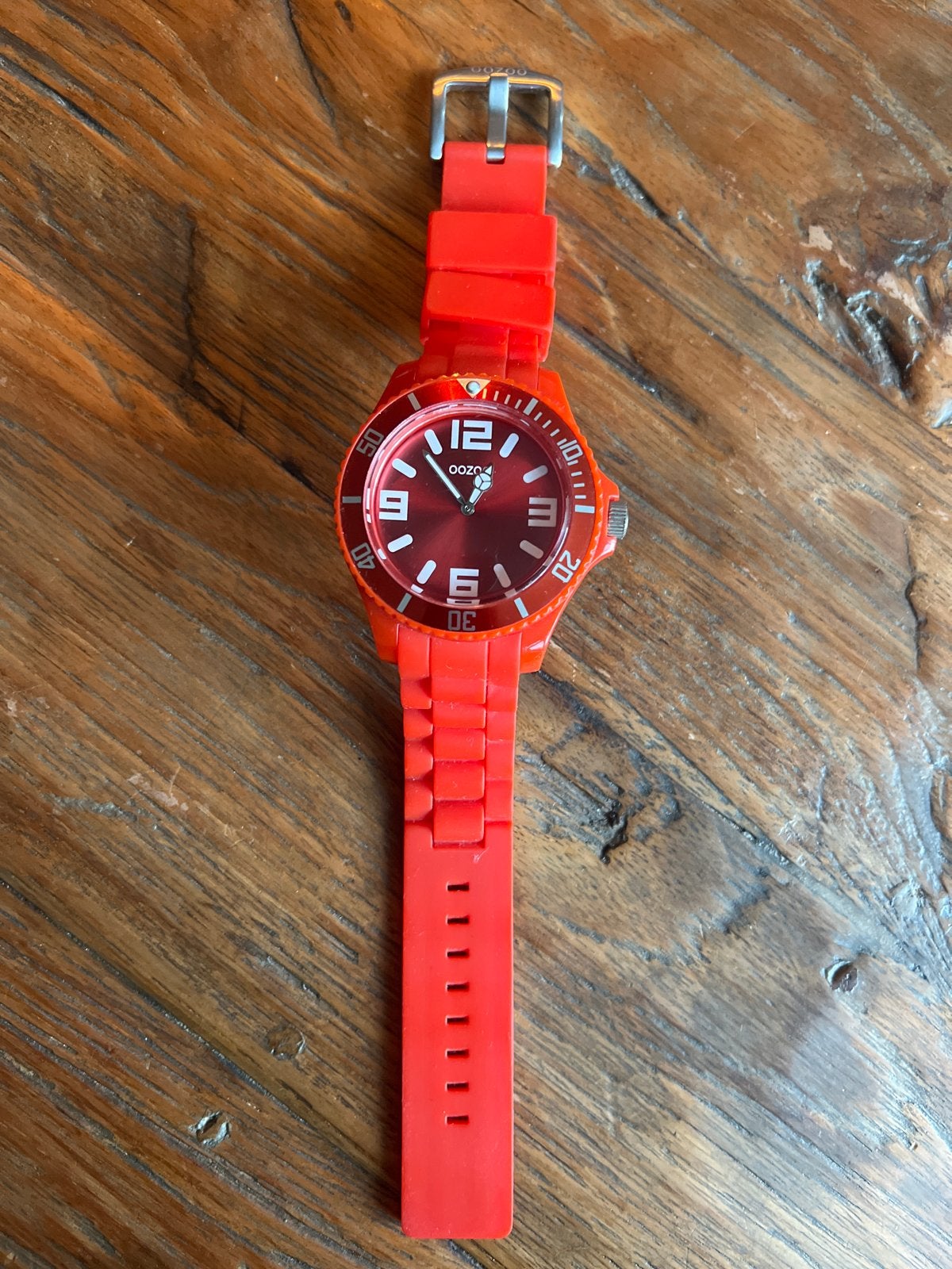 OOZOO Polshorloge Rood - Zo goed als nieuw, Overige merken, Staal, Polshorloge, Kunststof
