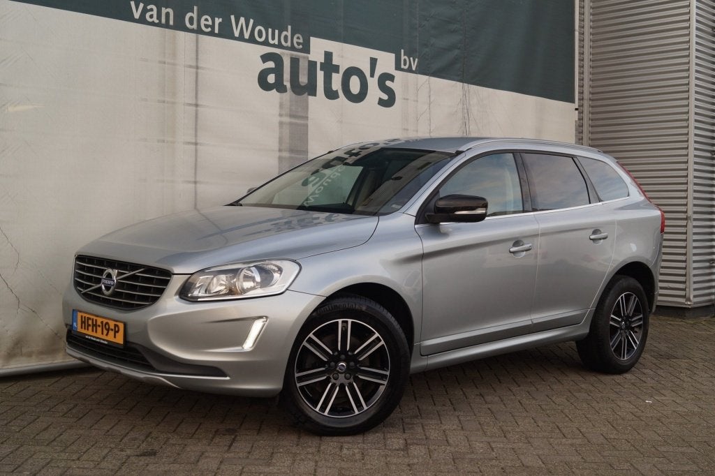 Volvo XC60 2.0 D3 150pk Automaat Momentum -LEER-NAVI-, Dealer onderhouden, Euro 6, 4 cilinders, Bedrijf