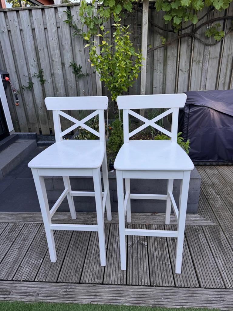 Ikea Ingolf barkrukken (2) en Norberg wandtafel, Ophalen, Gebruikt, Twee, Wit