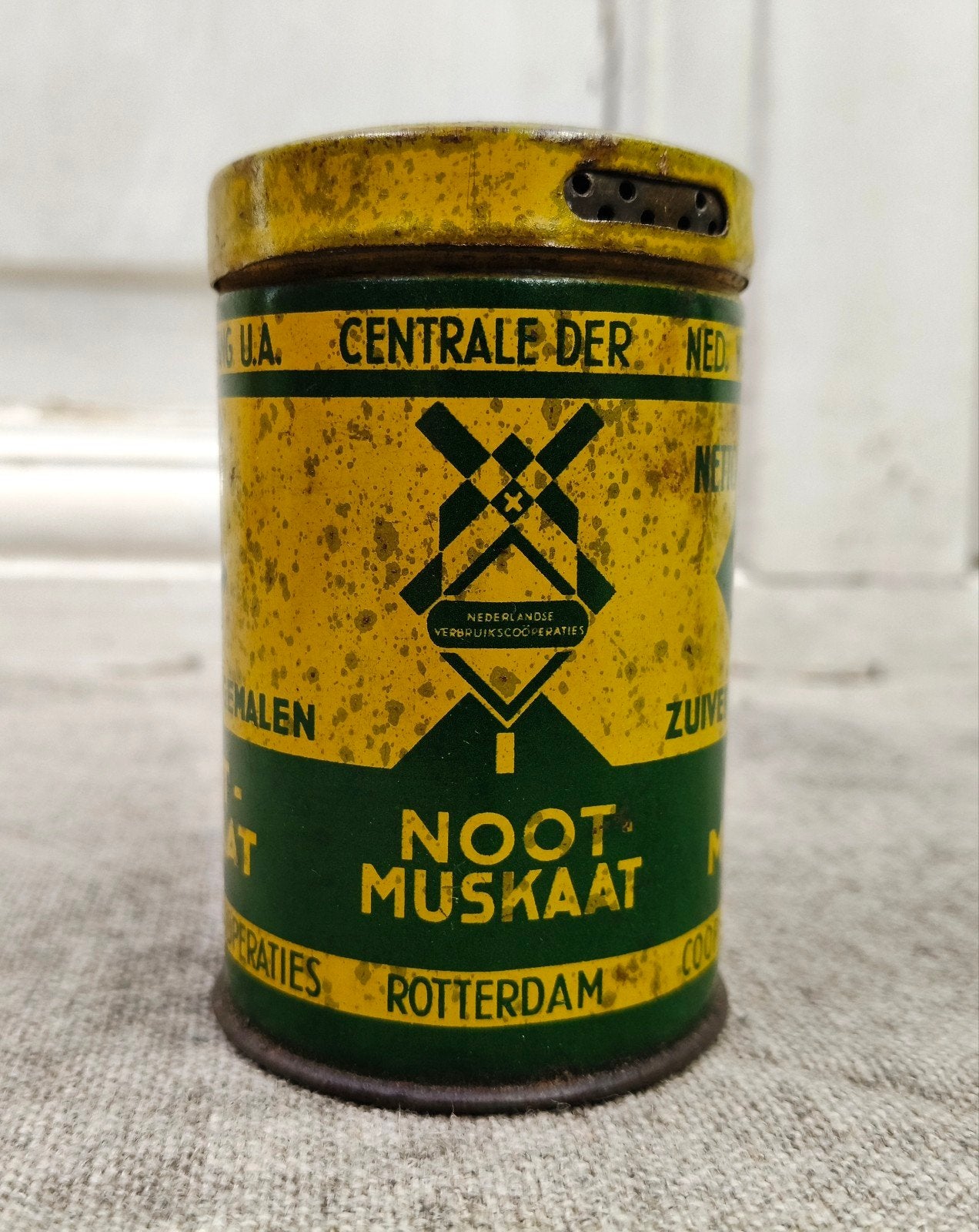 Oud blikje Haka nootsmuskaat, Verzamelen, Ophalen of Verzenden, Gebruikt, Overige