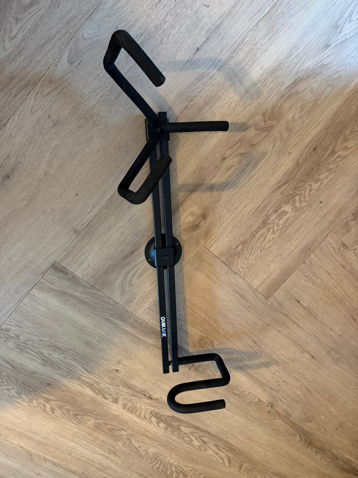 Gitaarbeugel muur (om schuin op te hangen), Ophalen, Zo goed als nieuw, Minder dan 50 watt