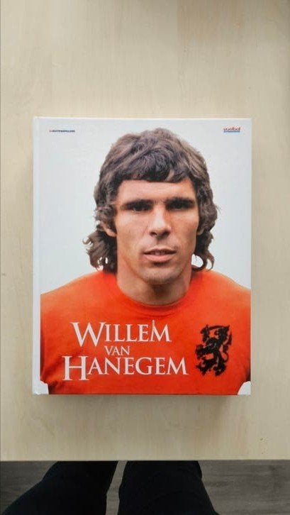 Willem van Hanegem: Fenomeen - Boek in goede staat, Ophalen of Verzenden, Zo goed als nieuw