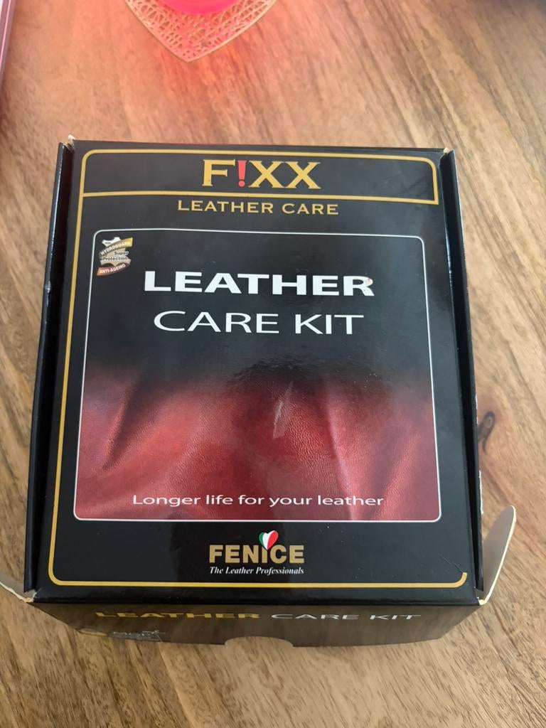 Leer care kit €10;, Ophalen of Verzenden, Zo goed als nieuw, Wit