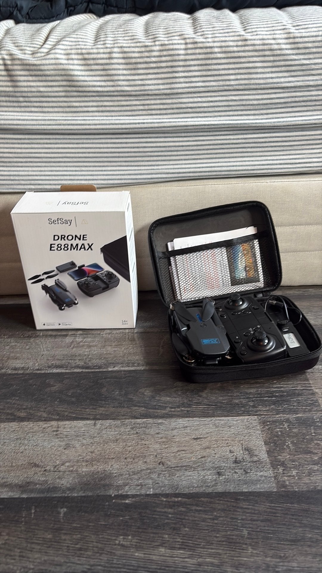 Drone e88max met een matt zwarte kleur 14+, Ophalen of Verzenden, Zo goed als nieuw