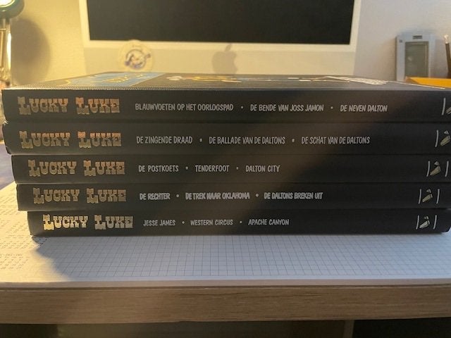 set van 5 luxe Lucky Luke boeken, Meerdere stripboeken, Ophalen, Zo goed als nieuw, Morris