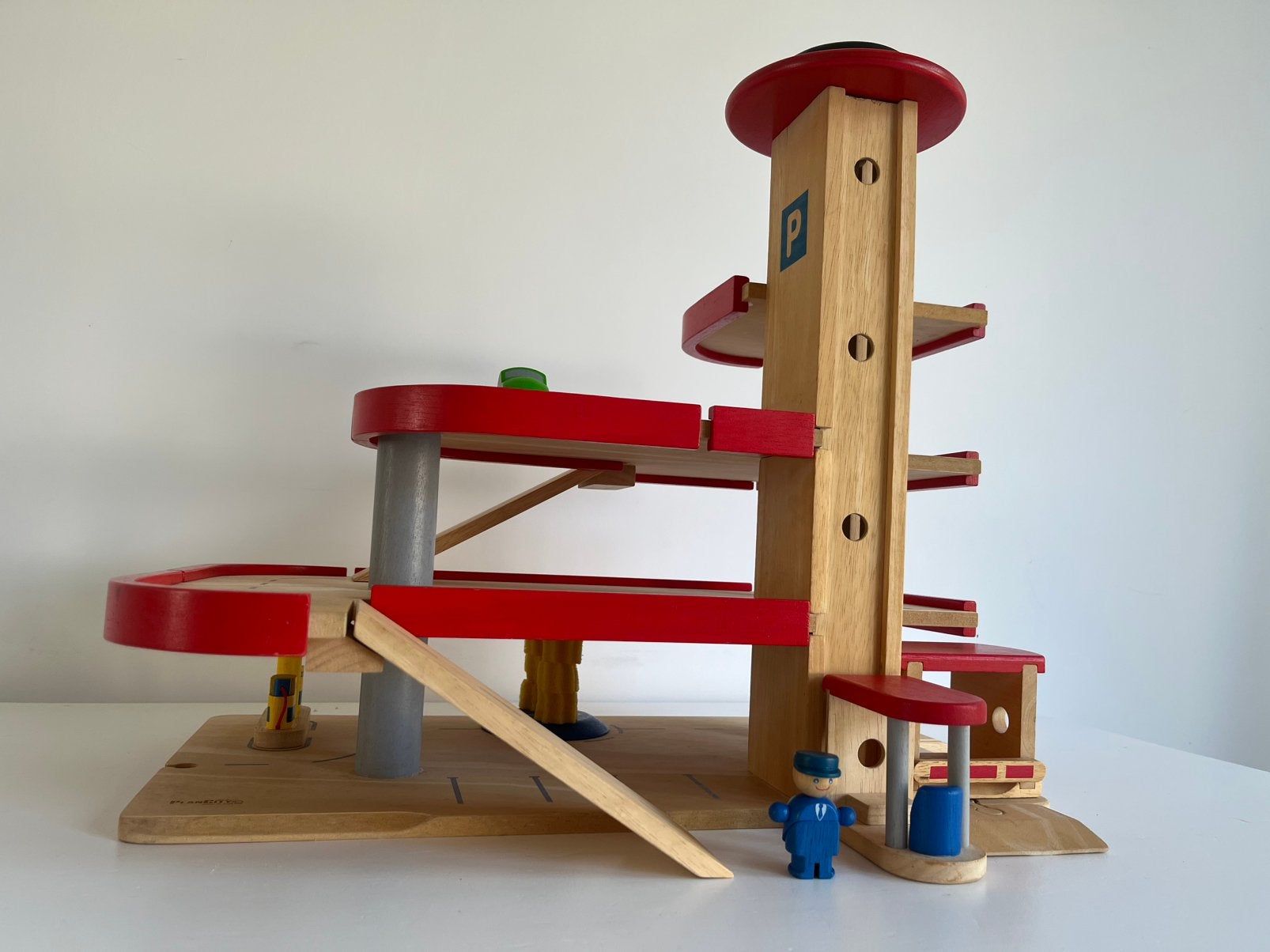 PlanToys Plan Toys PlanCity Plan City 600701 Parking Garage, Kinderen en Baby's, Ophalen of Verzenden, Zo goed als nieuw