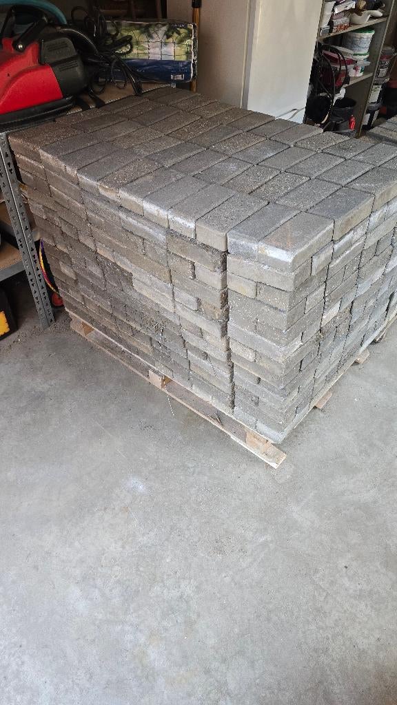 GRATIS Betonklinkers 20x8x6 (dikformaat) 1000+ stuks, Ophalen, Gebruikt, Klinkers, 10 m² of meer