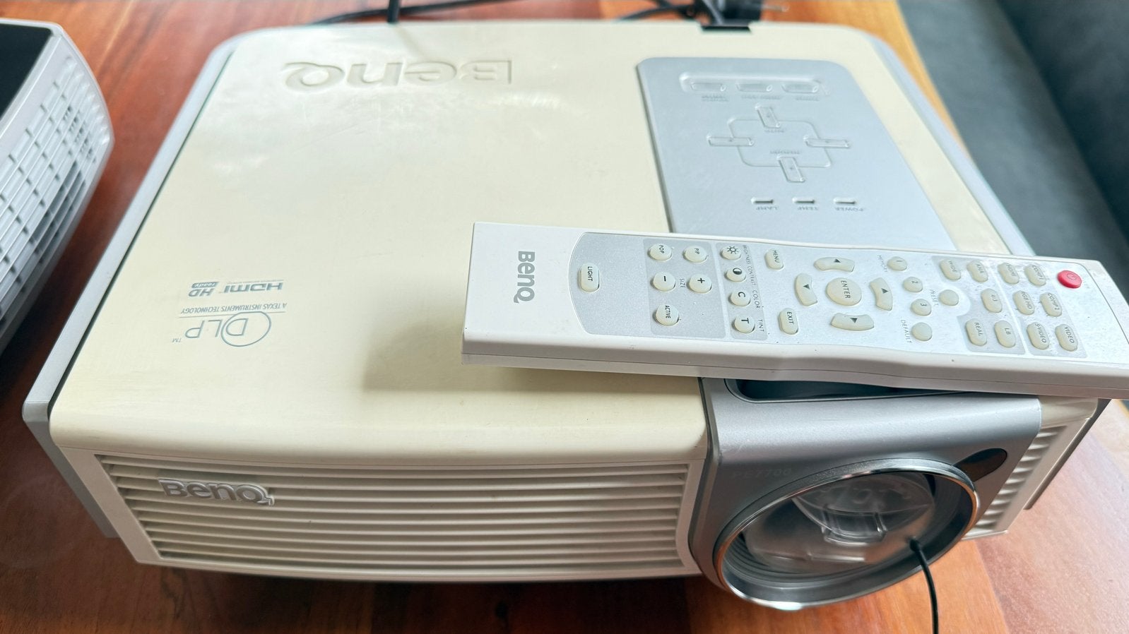 BenQ PE7700 Beamer met hdmi aansluiting, Ophalen of Verzenden, Niet werkend, DLP, HD (720)