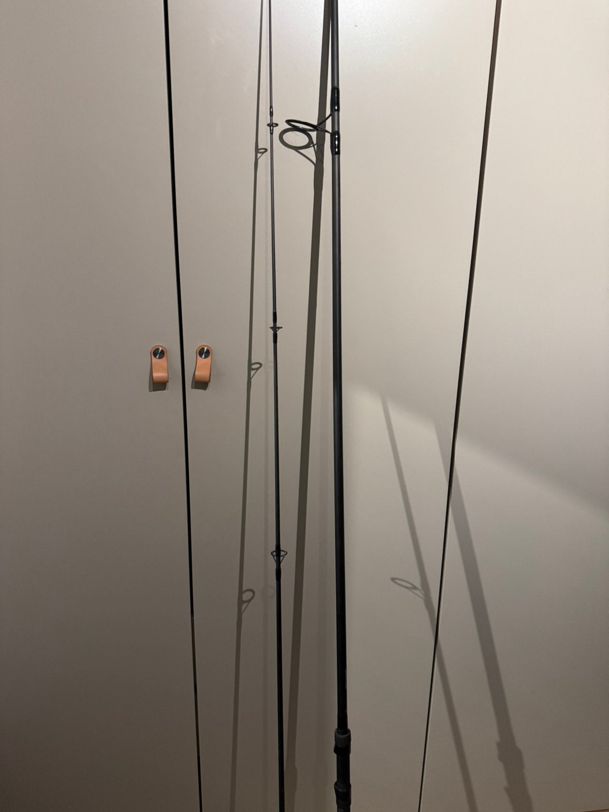 Daiwa black widow 12 voets karperhenhel, Watersport en Boten, Ophalen, Zo goed als nieuw, Werphengel