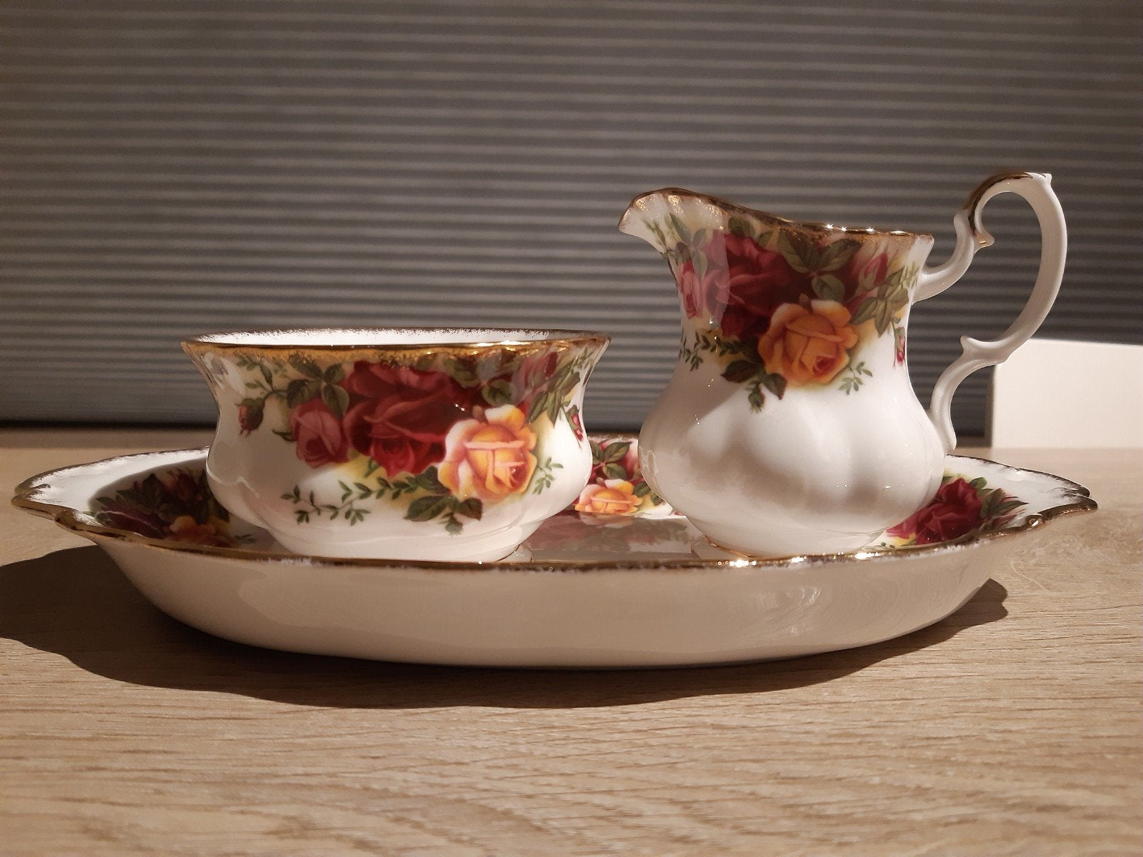 Royal Albert roomstel, Ophalen