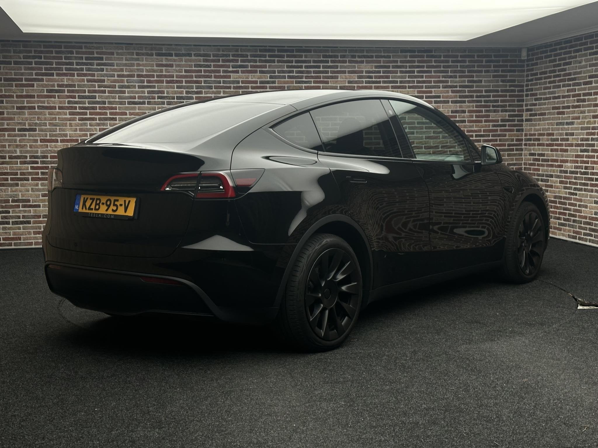 Foto 2 van Tesla Model Y Long Range AWD 75 kWh