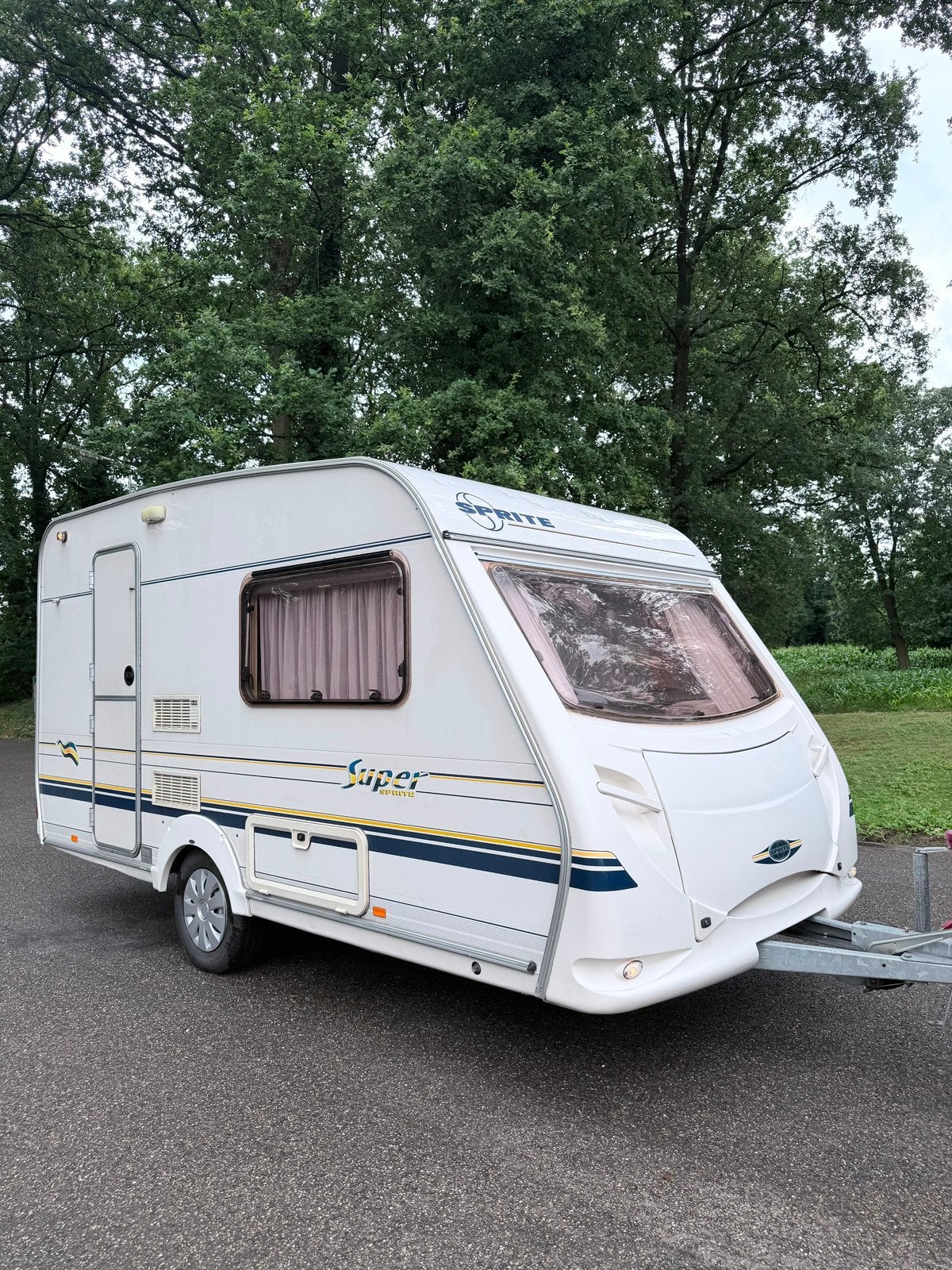 Nette Sprite 390 caravan uit 2001, Overige merken, Omvormbare zithoek, Bedrijf, Treinzit