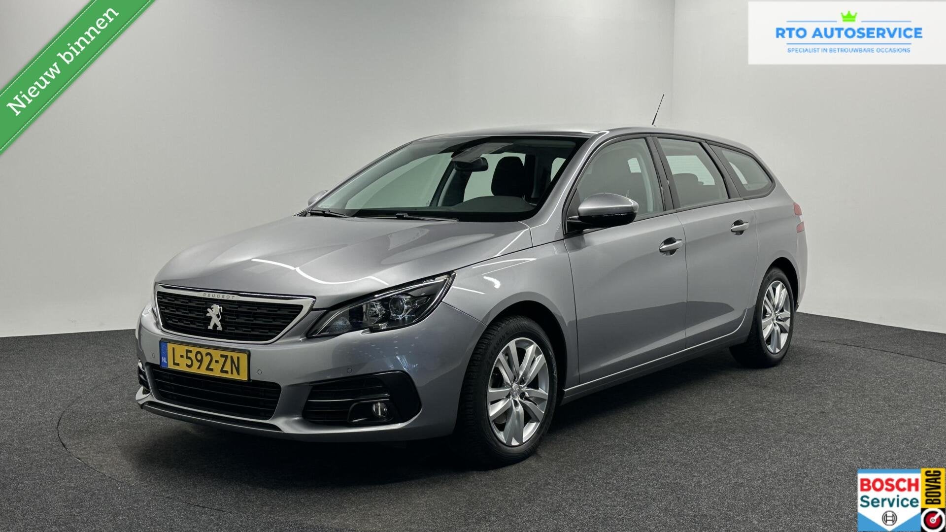 Peugeot 308 SW 1.2 PureTech Blue Lease Active CARPLAY LM NAV, Auto's, Voorwielaandrijving, Stof, Gebruikt, 1199 cc
