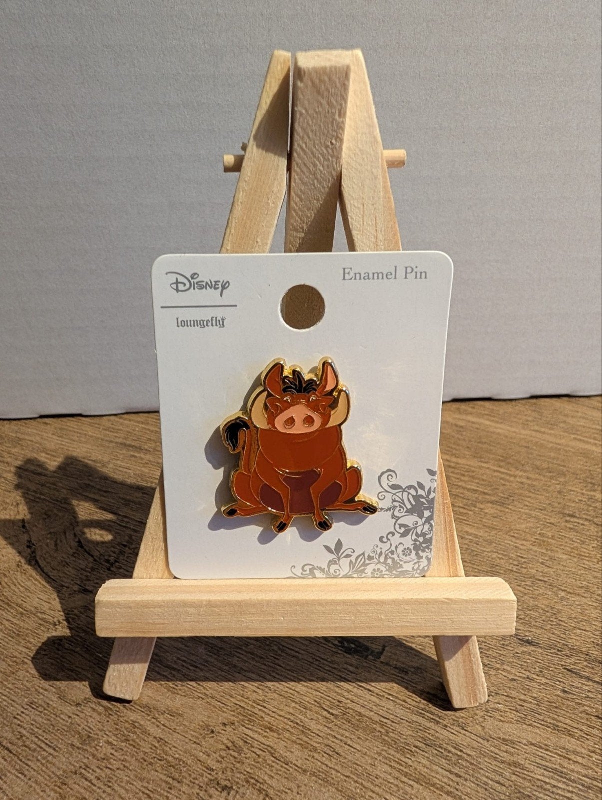 Disney Loungefly Pumbaa Emaille Pin, Ophalen of Verzenden, Overige figuren, Nieuw