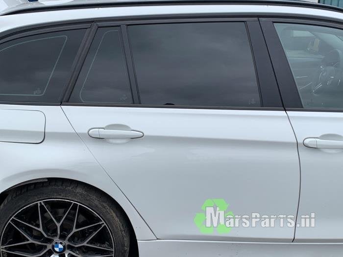 Portier 4Deurs rechts-achter van een BMW 3-Serie (300)