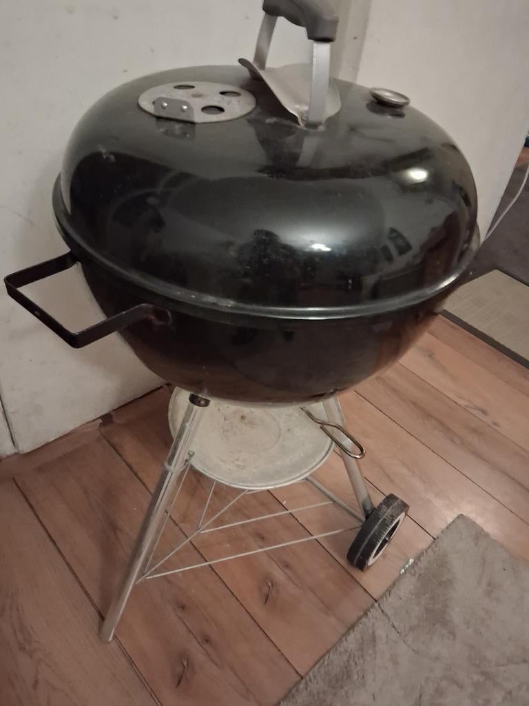 Te koop, Weber merk BBQ., Tuin en Terras, Houtskoolbarbecues, Ophalen