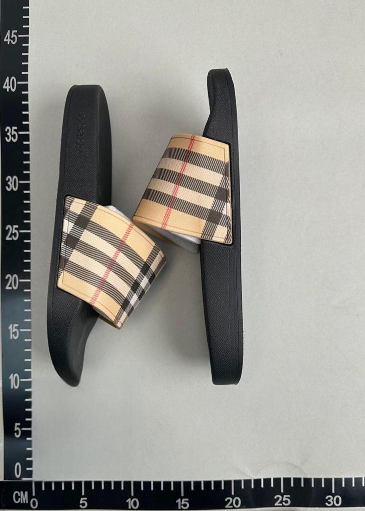 Burberry Slippers - Diverse Maten (36-46), Ophalen, Nieuw, Burberry, Slippers