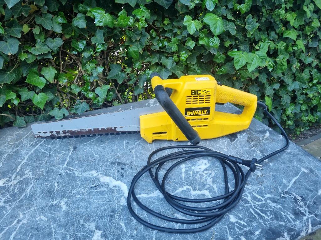 DEWALT alligatorzaag ytongzaag, 70 mm of meer, Ophalen of Verzenden, Zo goed als nieuw, Afkortzaag