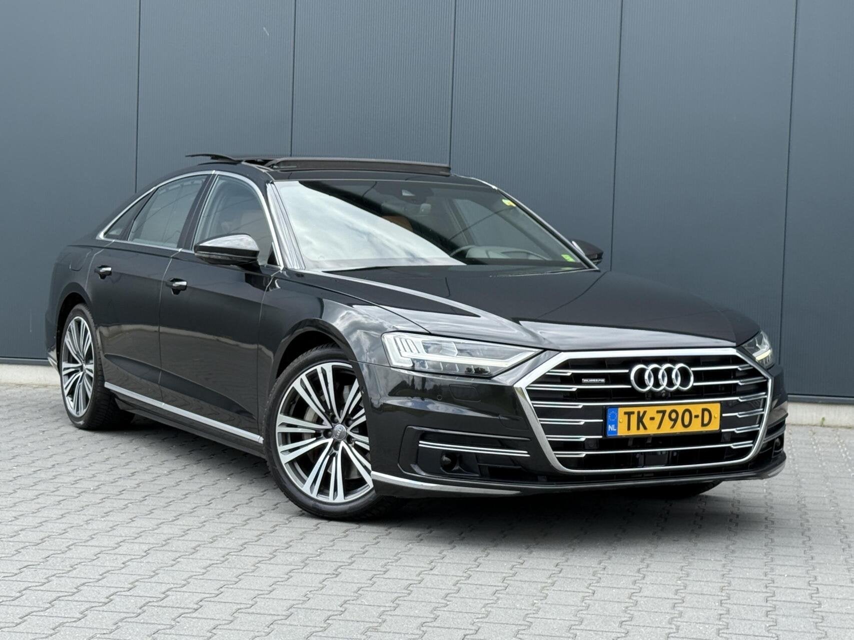 Audi A8 55 TFSI Quattro Pro Line Plus S-Line - Pano - Led -, Gebruikt, Euro 6, 2995 cc, Vierwielaandrijving