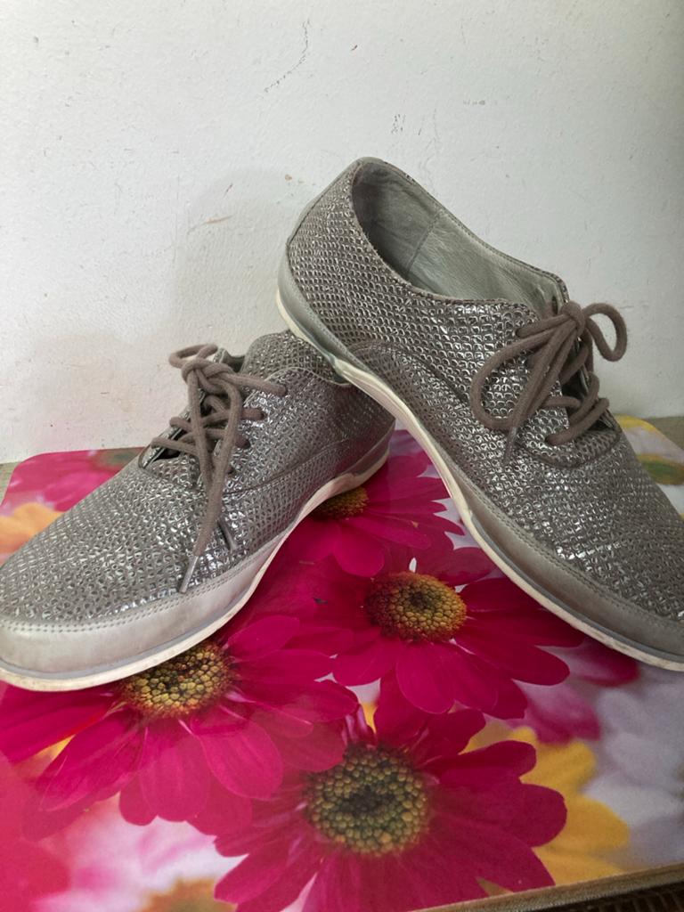 Aqa sneakers maat 39 met los voetbed, Ophalen of Verzenden, Gedragen, Grijs, Sneakers of Gympen