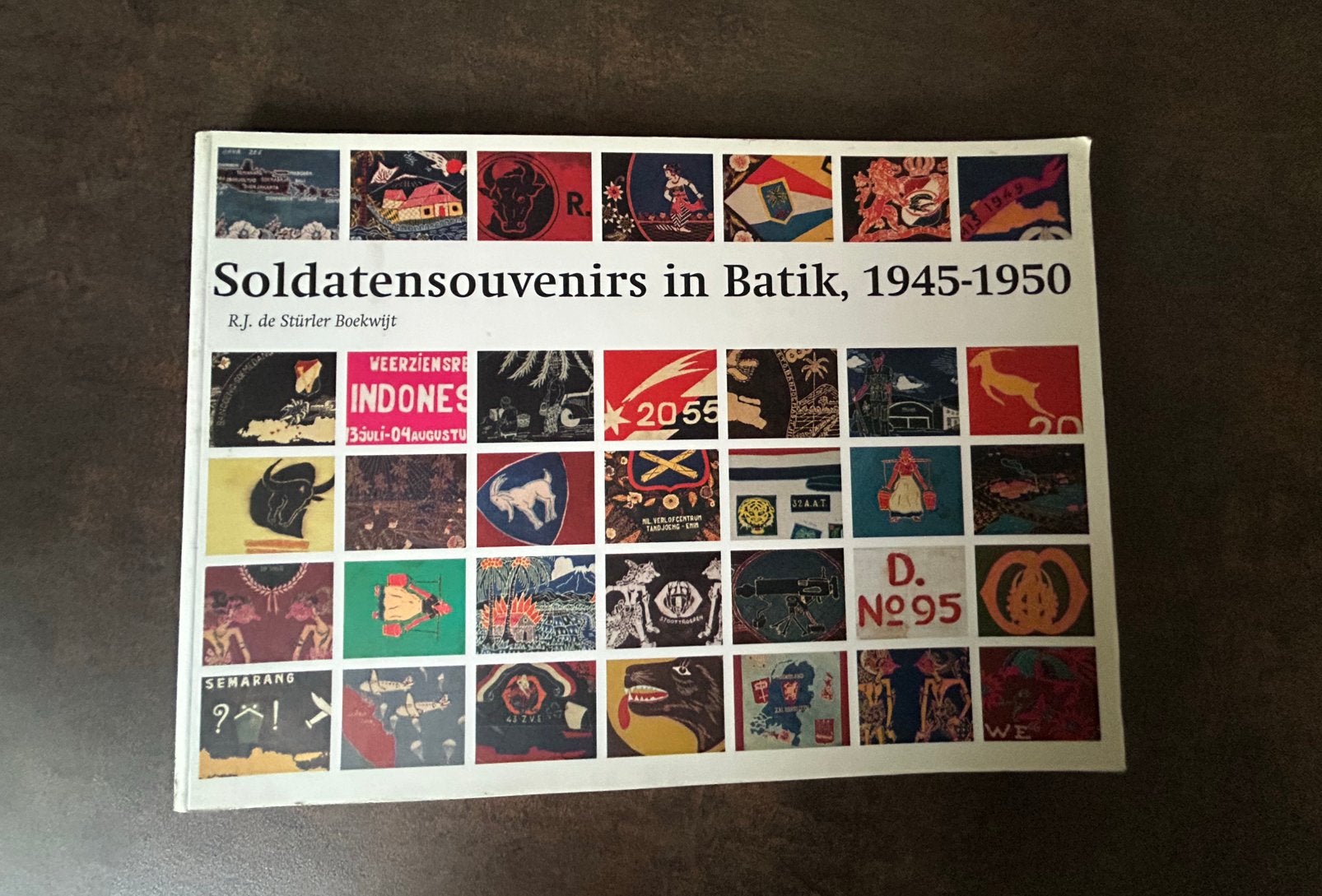 Soldatensouvenirs in Batik -1945 - 1950, Boeken, Ophalen of Verzenden, Tweede Wereldoorlog, Zo goed als nieuw