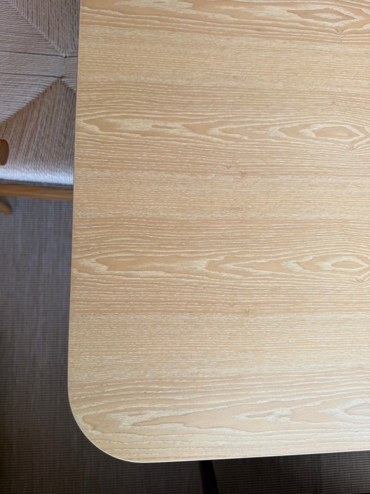 Foto 8 van Uitschuifbare houten eettafel met mooie houten stoelen