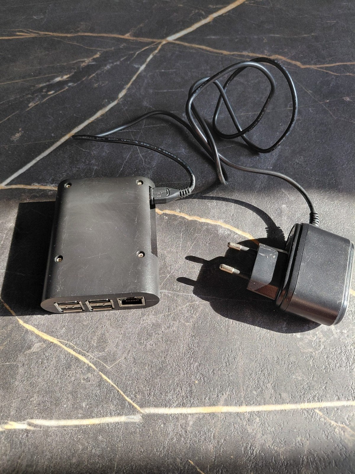 Raspberry Pi 2 Model B met Kodi en voeding, Ophalen of Verzenden, Gebruikt, HDMI, Zonder harde schijf