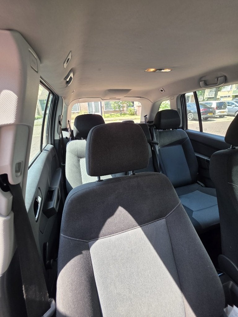 Opel Zafira 1.8 2005 Grijs, Auto's, Opel, 4 cilinders, Particulier, 1403 kg, 750 kg