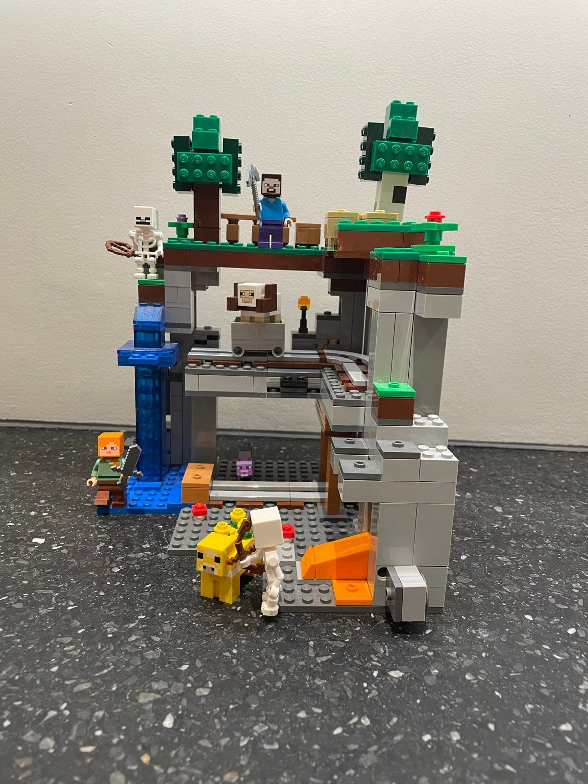 Lego Minecraft 21169 De Eerste Avontuur - Compleet, Minecraft, Lego, Ophalen of Verzenden, Zo goed als nieuw