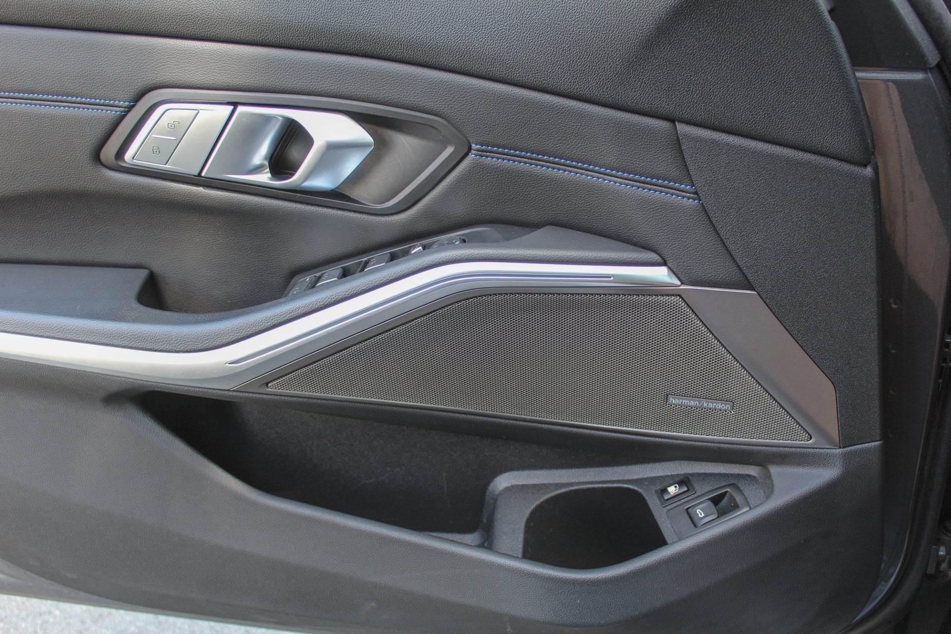 Foto 10 van BMW 3-serie Touring 330e xDrive High Executive - trekhaak -