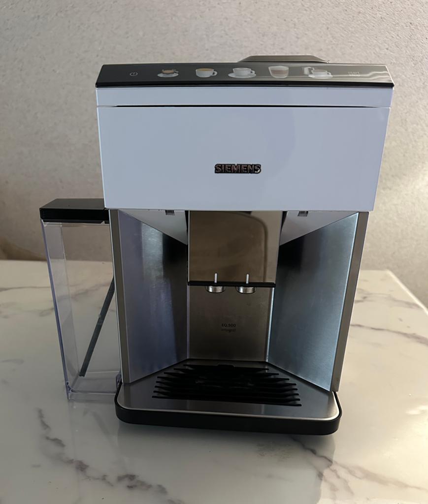 Siemens EQ.500 integral volautomatische espressomachine, Afneembaar waterreservoir, Espresso apparaat, Ophalen of Verzenden, Zo goed als nieuw