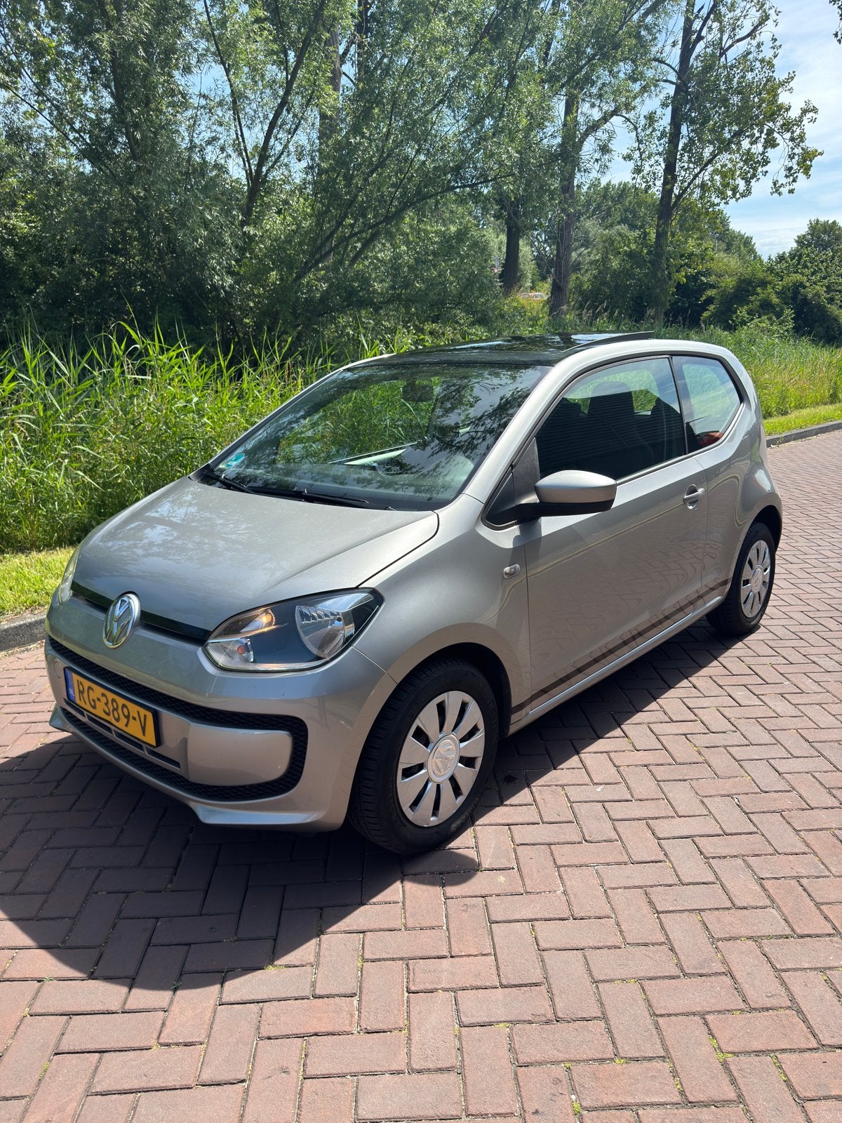 Volkswagen up! 1.0 Benzine | Panoramadak | Trekhaak | AIRCO, Auto's, Volkswagen, 74 pk, Up!, 4 stoelen, Handgeschakeld