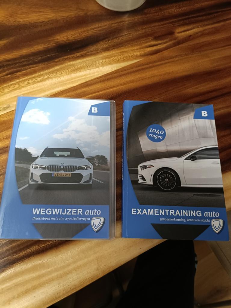 Verjo Theorieboeken  Rijbewijs B - & Examentra, Boeken, Ophalen of Verzenden, Zo goed als nieuw, Overige niveaus, Verjo