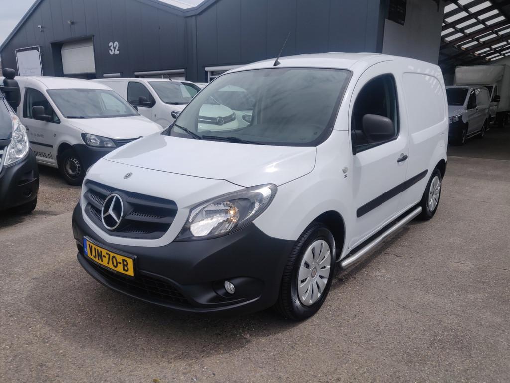 Mercedes-Benz Citan 108 CDI (bj 2021), Auto's, Bestelauto's, Voorwielaandrijving, Stof, Gebruikt, 4 cilinders