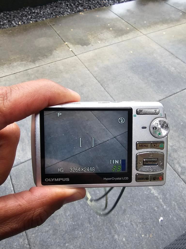 Olympus Compact Camera - Zilverkleurig met Oplader, Ophalen of Verzenden, Gebruikt, Olympus