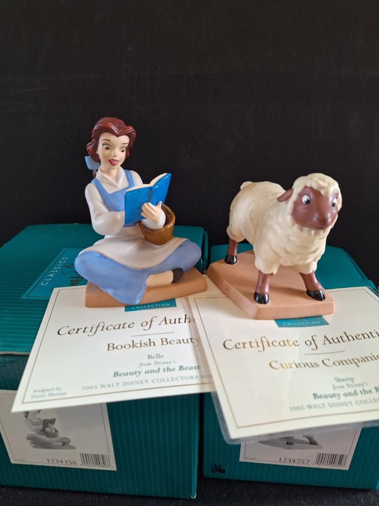 WDCC Walt Disney Classic Collection Belle en schaap set, Ophalen, Assepoester of Belle, Zo goed als nieuw, Beeldje of Figuurtje