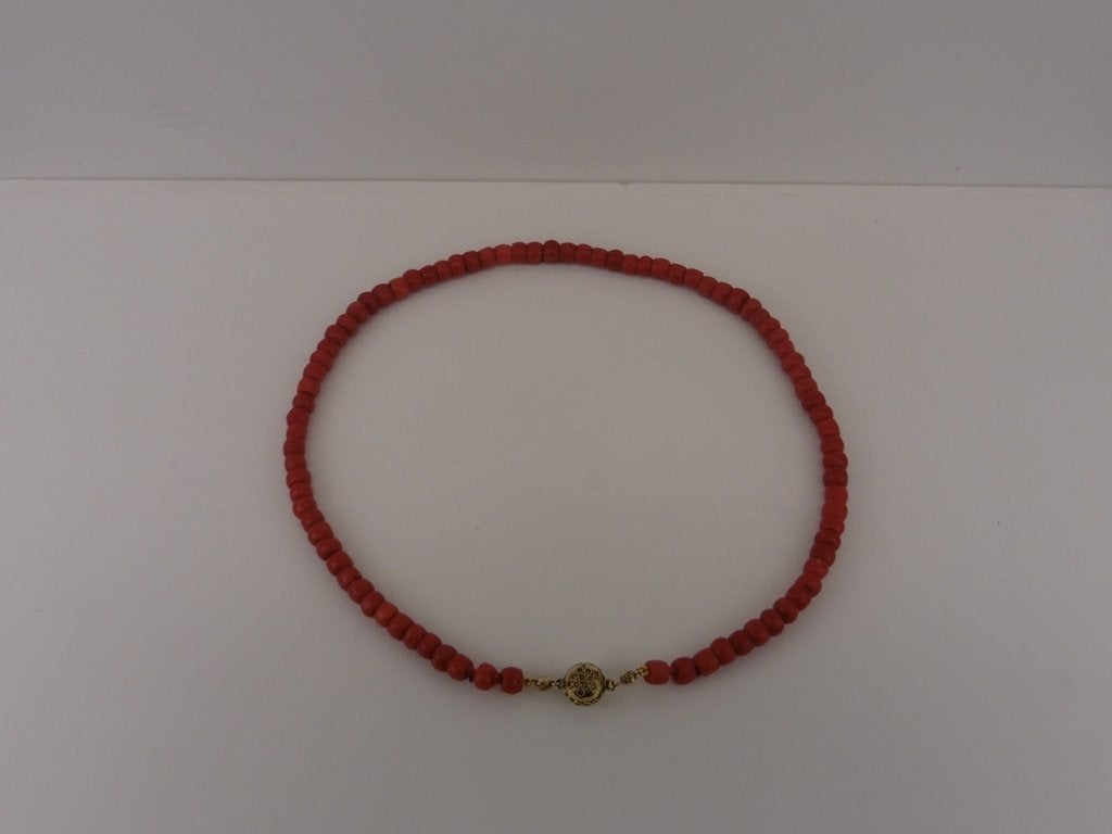 Bloedkoralen collier gouden slot                         D45, Ophalen of Verzenden, Overige materialen, Ketting