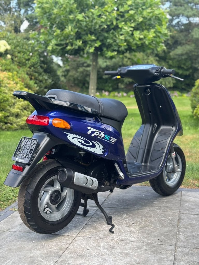 ⭐️Piaggio Typhoon 50cc 2 takt donker blauw in nette staat⭐️