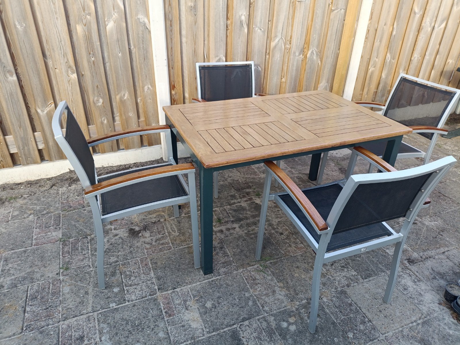 4  Satteliet stoelen met Teakhouten tafelblad, Tuin en Terras, Ophalen, 4 zitplaatsen, Tuinset, Hout