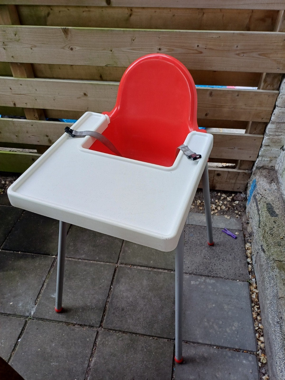 Vrolijke baby/ kinder eetstoel met riempje, Kinderen en Baby's, Kinderstoelen, Ophalen, Overige typen