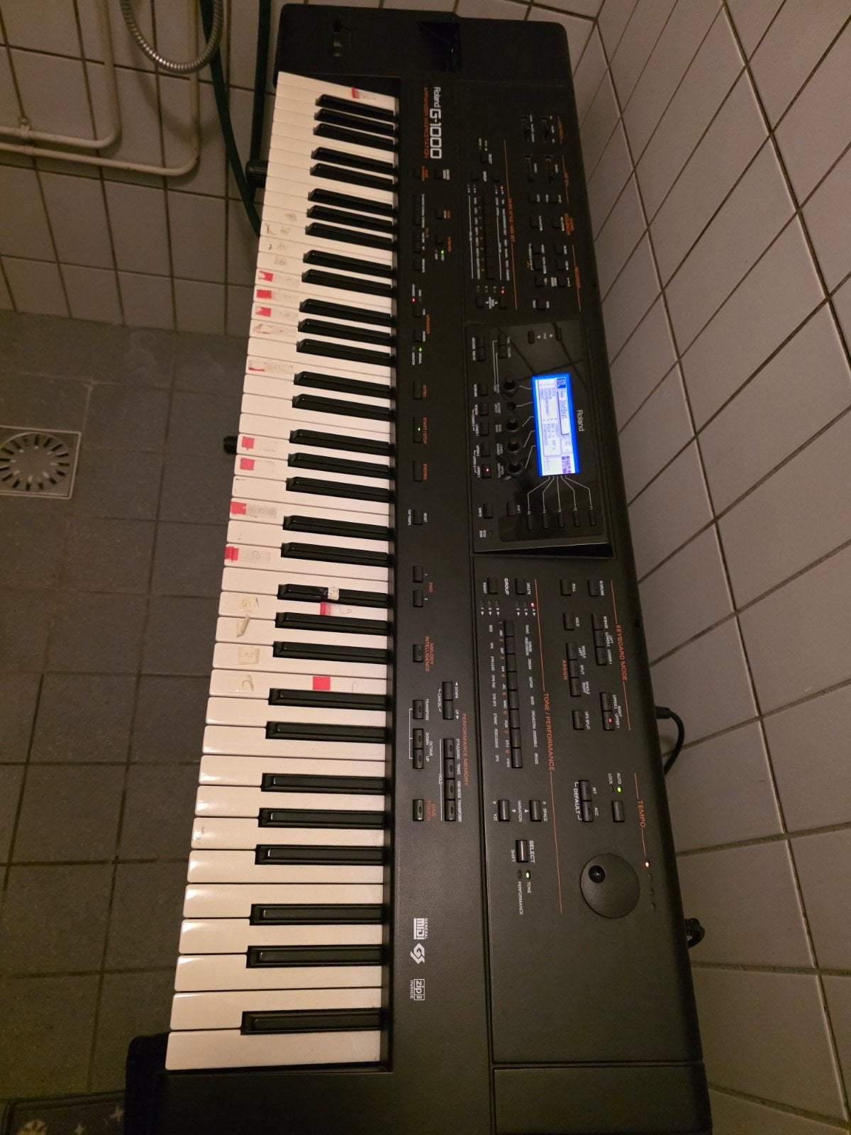 Te koop een goedwerkende keyboard  roland g 1000, Ophalen, Gebruikt, 61 toetsen, Roland