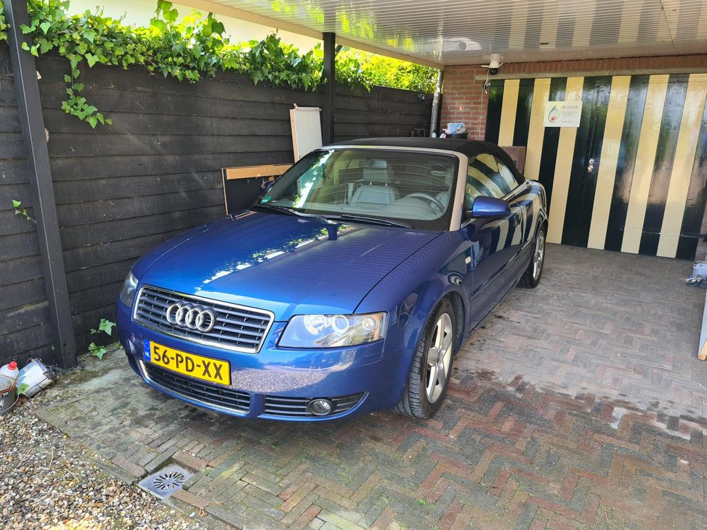 Audi A4 2.4 V6 125KW Cabrio 2002 Blauw, Auto's, Audi, Voorwielaandrijving, Cabriolet, Blauw, A4