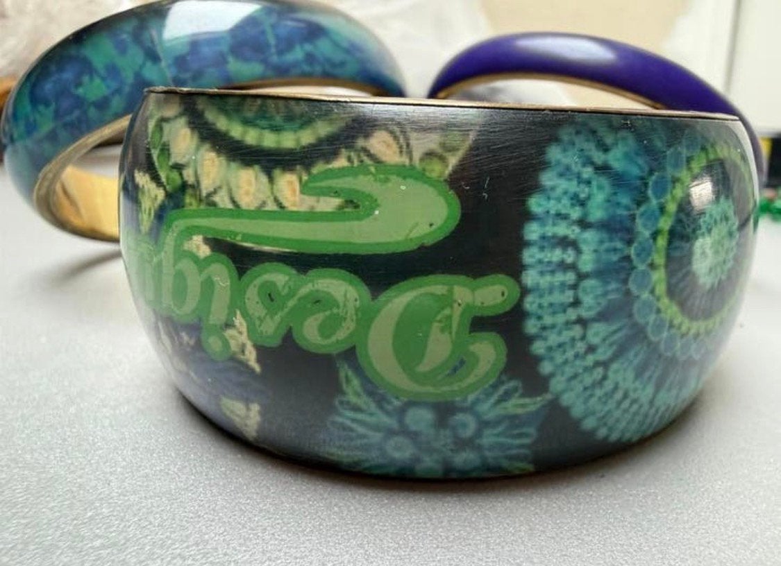 3 vintage bracelets known for enamel & art-inspired designs., Sieraden, Tassen en Uiterlijk, Ophalen of Verzenden