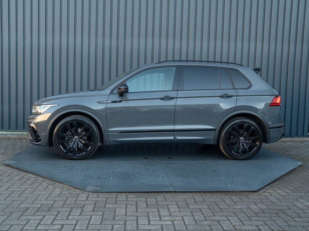 Volkswagen Tiguan 1.5 TSI 150pk  3x R-Line :2023 Nieuwstaat!, Auto's, Euro 5, 4 cilinders, Alcantara, 1446 kg