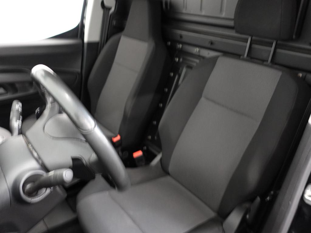Opel Combo Opel Combo 1.5D 130 pk Aut-8 L2H1 Edition Airco B, Stof, Gebruikt, 4 cilinders, Zwart