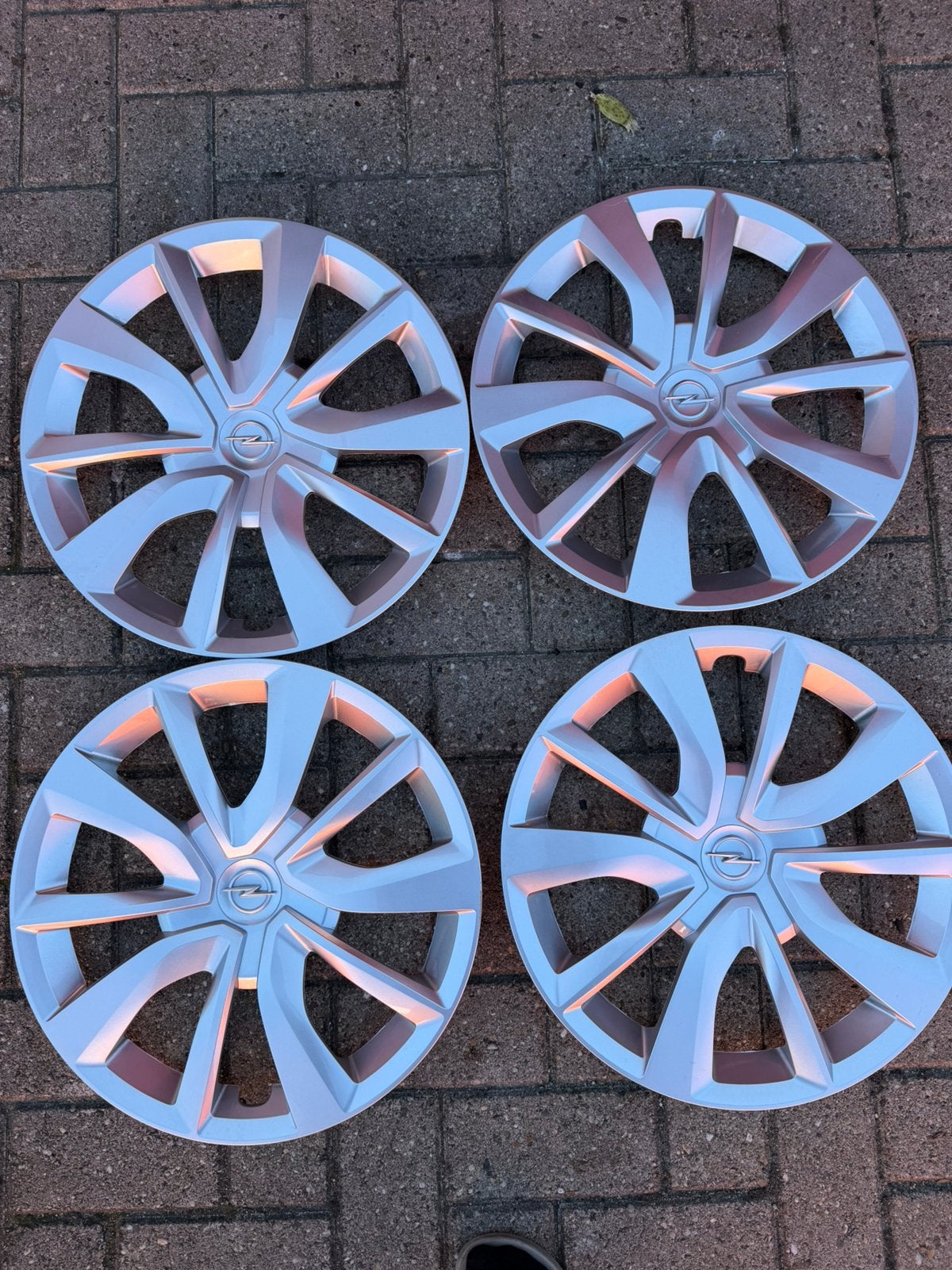 Opel Corsa/Astra Wieldoppen 16inch, Ophalen of Verzenden, Zo goed als nieuw