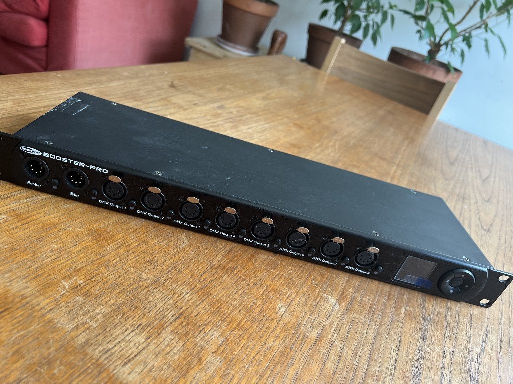 Showtec Booster Pro DMX booster splitter, Ophalen of Verzenden, Gebruikt, Licht