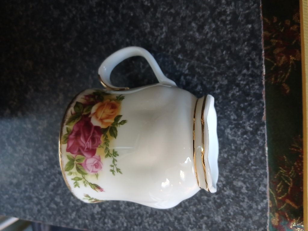 royal albert Old country rose bekers, Ophalen of Verzenden, Nieuw, Porselein, Kop en/of schotel