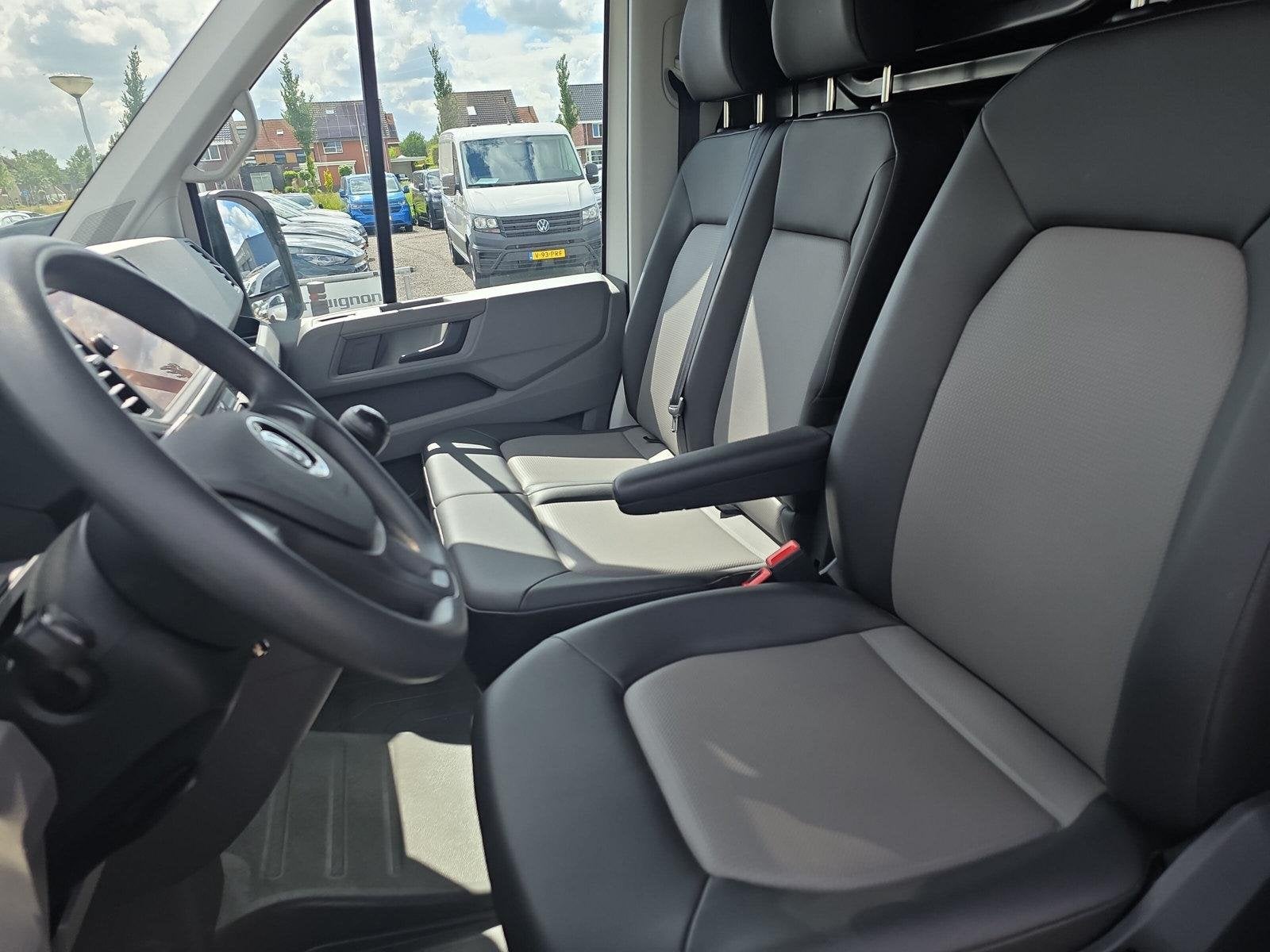 Volkswagen Crafter 35 2.0 TDI L4H3 | Trekhaak | Clima | Kuns, Auto's, Gebruikt, 4 cilinders, Volkswagen, 3000 kg